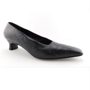 FERRAGAMO Logo Embossed Black Leather Heel Pumps 6